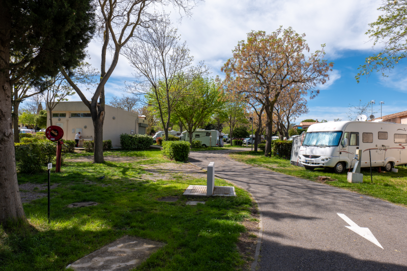 AIRE DES BAINS AIRE DE CAMPING CAR BALARUC LES BAINS (8)