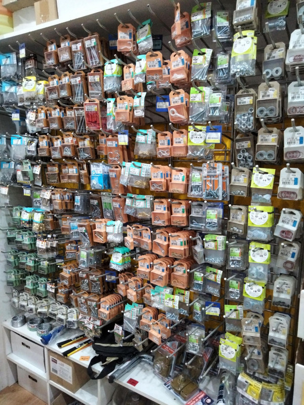 LE-PETIT-BAZAR-BALARUC-LES-BAINS--11