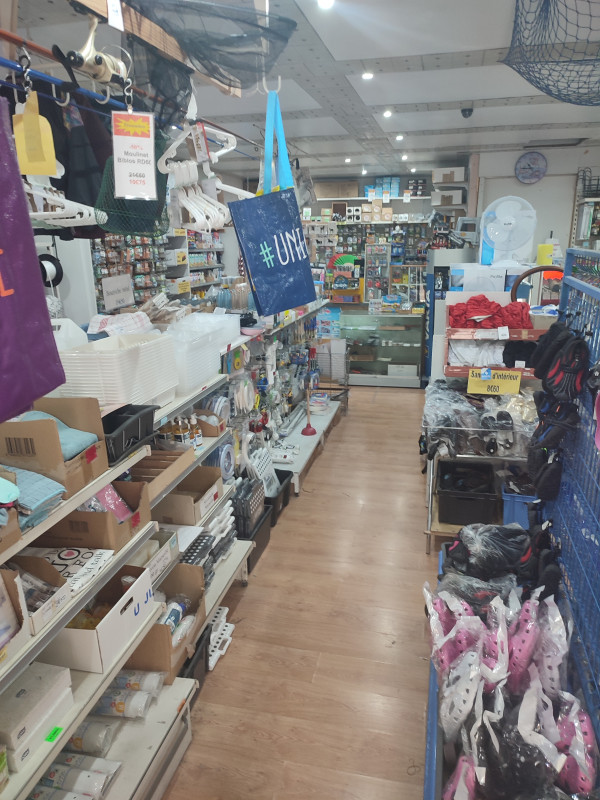 LE PETIT BAZAR BALARUC LES BAINS (5)