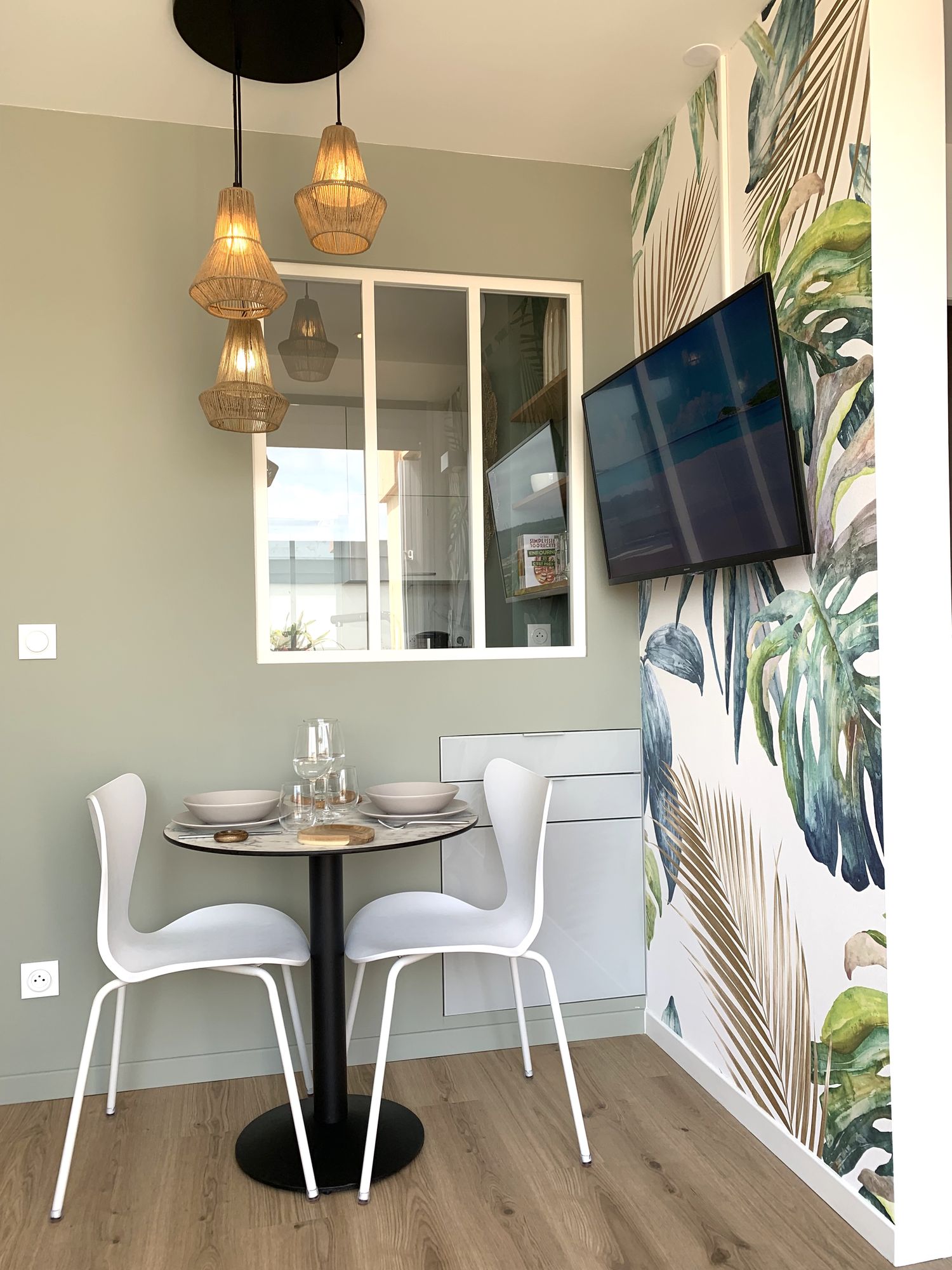 3-Location Balaruc-les-Bains residence verseau Vue Coin repas-2 Savatte Jerome