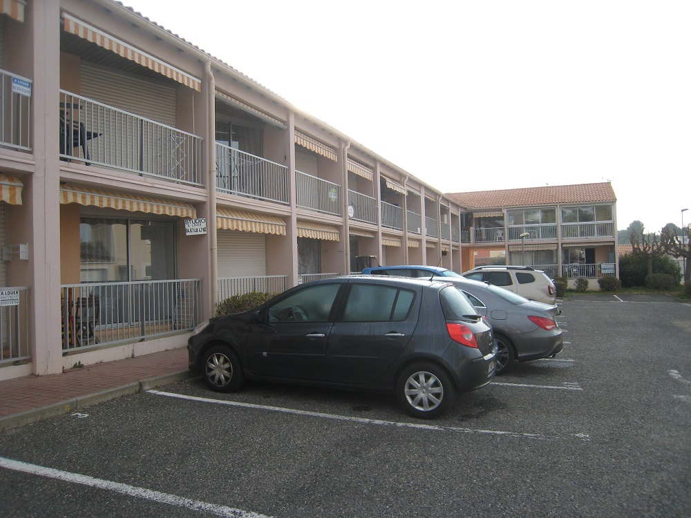 LOCATION  BALARUC LES BAINS 6 RESIDENCE ISIS