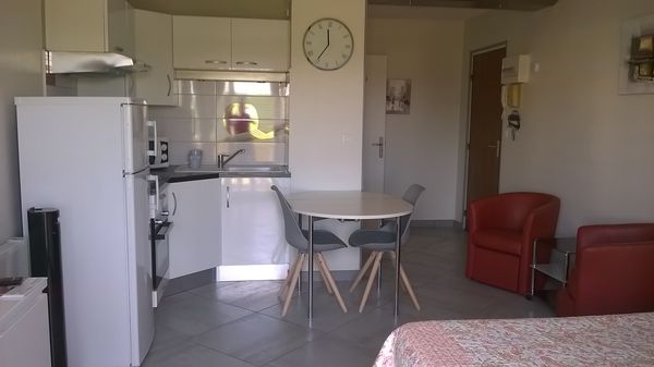 LOCATION BALARUC-LES-BAINS 148 RESIDENCE CAPRICORNE B