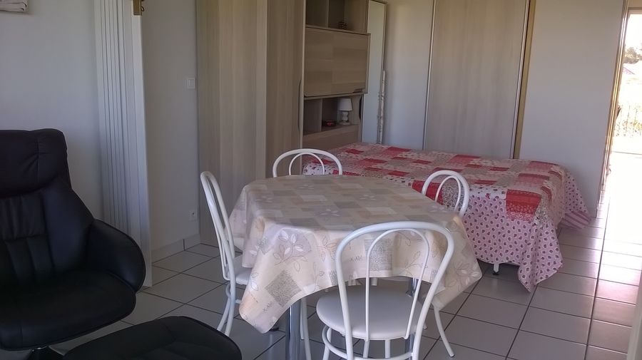 LOCATION BALARUC LES BAINS 15 RESIDENCE LES CIGALES 