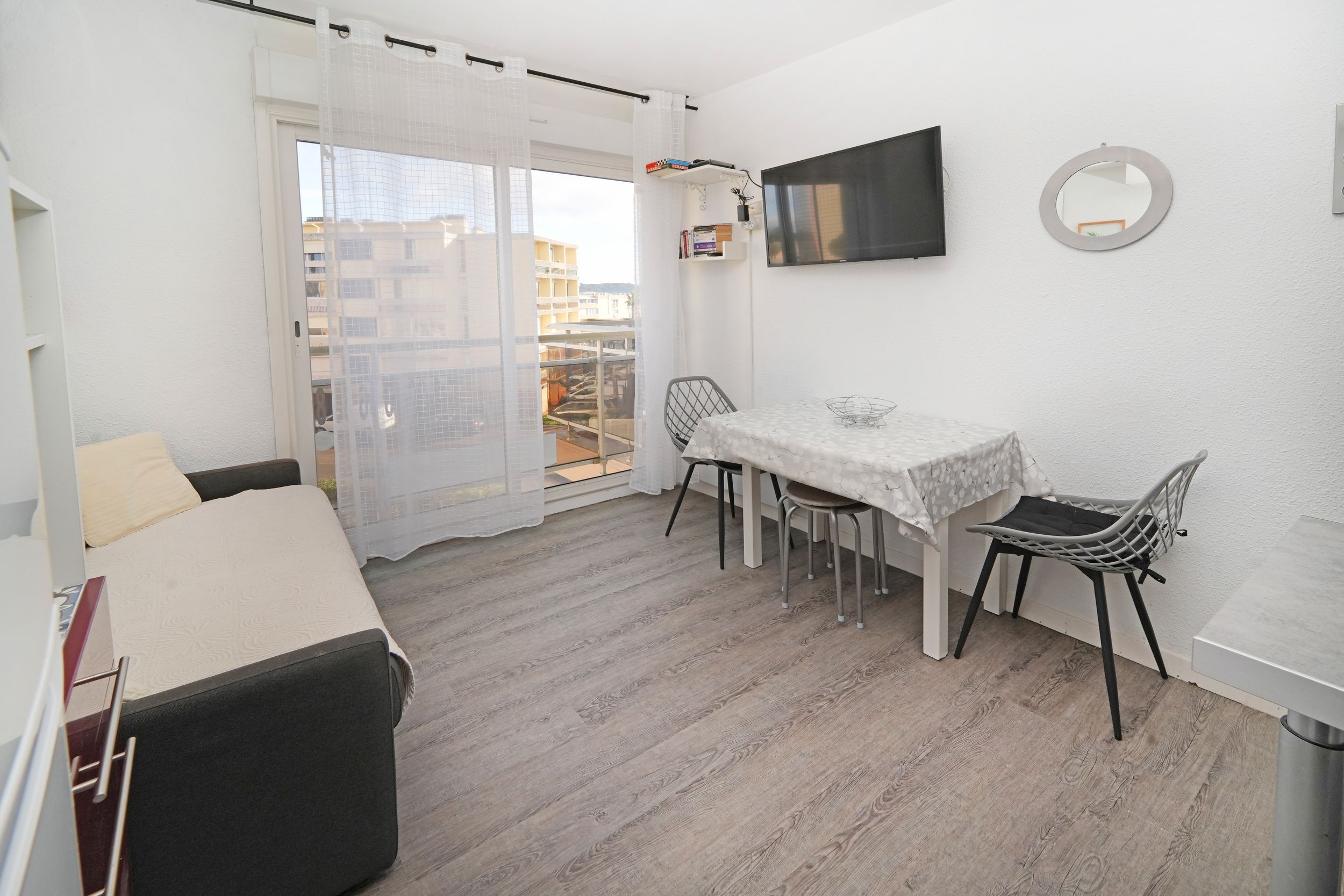 LOCATION BALARUC LES BAINS 19 RESIDENCE SEVIGNE NATALI CHRISTINE (19)