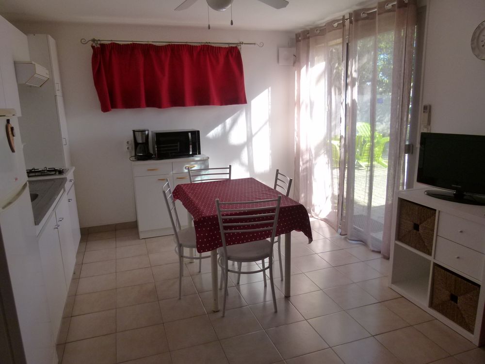 LOCATION-BALARUC-LES-BAINS-28-AVENUE-DES-BAINS-STUDIO-ZAIA-GENEVIEVE-05-2