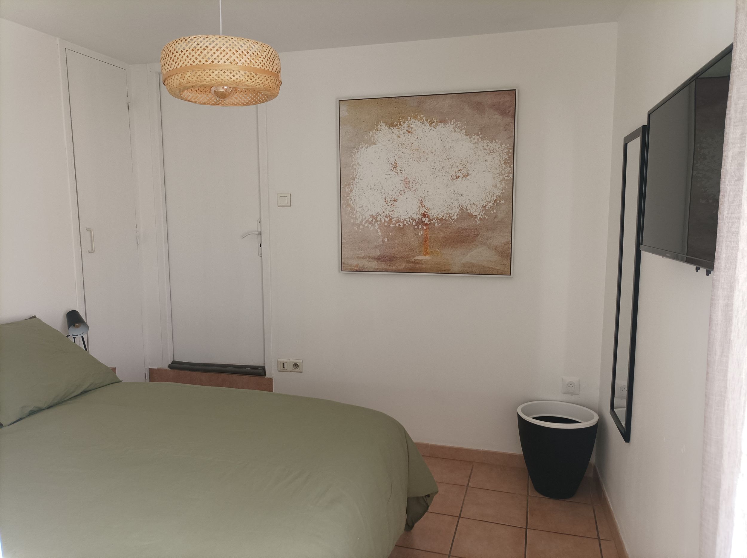LOCATION BALARUC LES BAINS 7 RUE DE LA REPUBLIQUE ESCOT EVELYNE_02