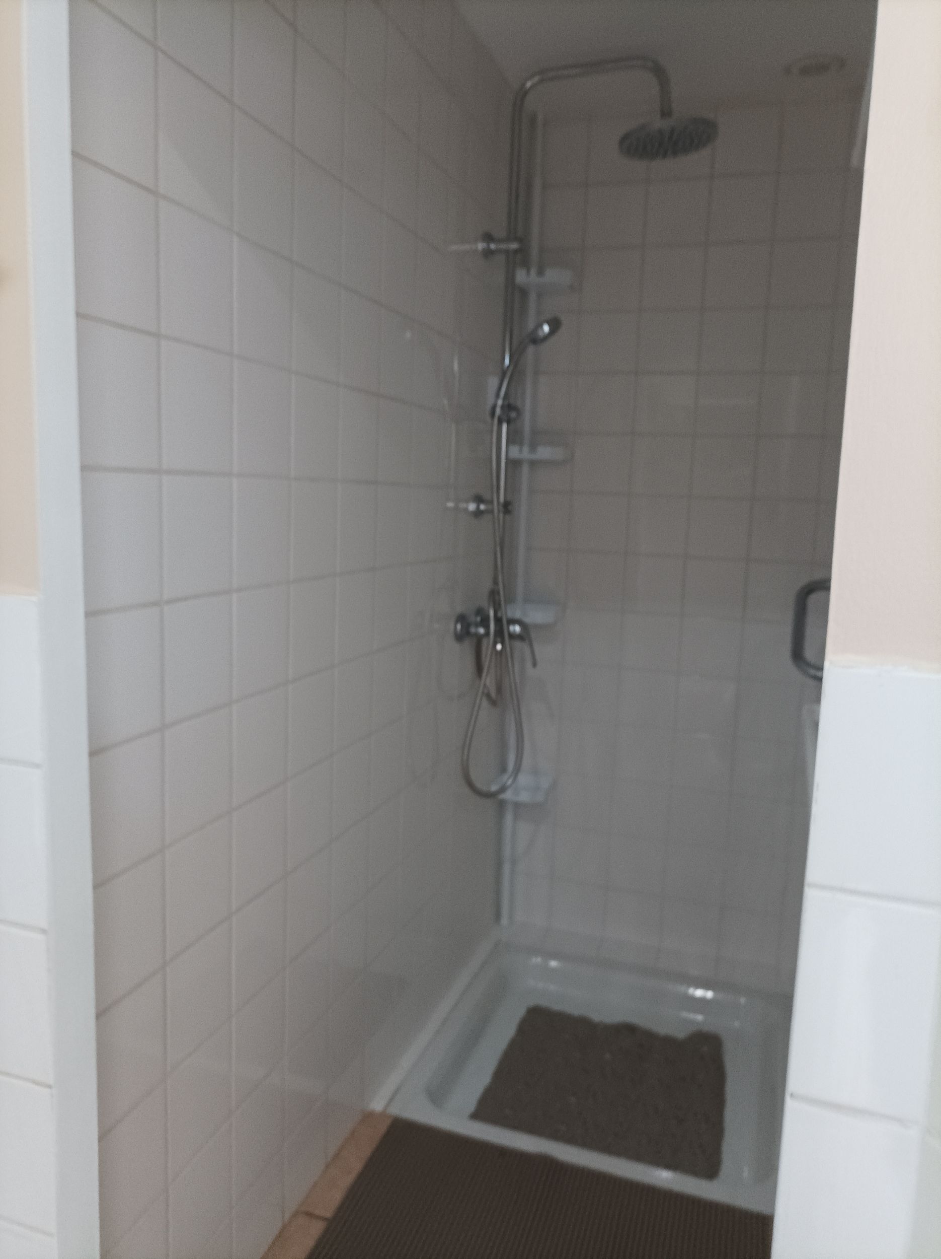 LOCATION BALARUC LES BAINS 7 RUE DE LA REPUBLIQUE ESCOT EVELYNE_04