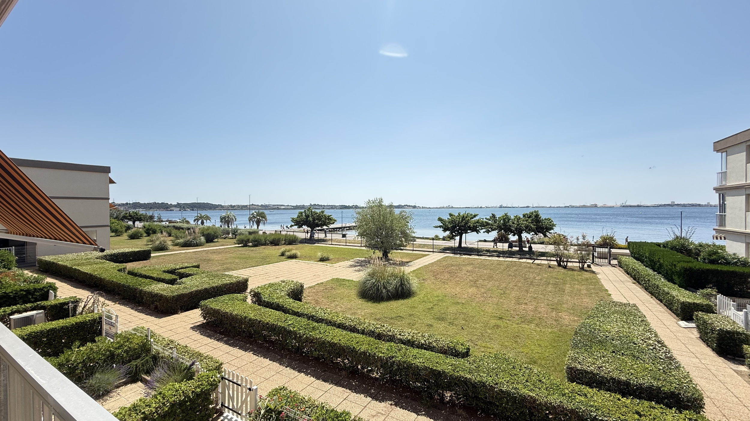LOCATION BALARUC LES BAINS RESIDENCE SEVIGNE 3 DOUSSEAUX PIOLET RENEE (1)