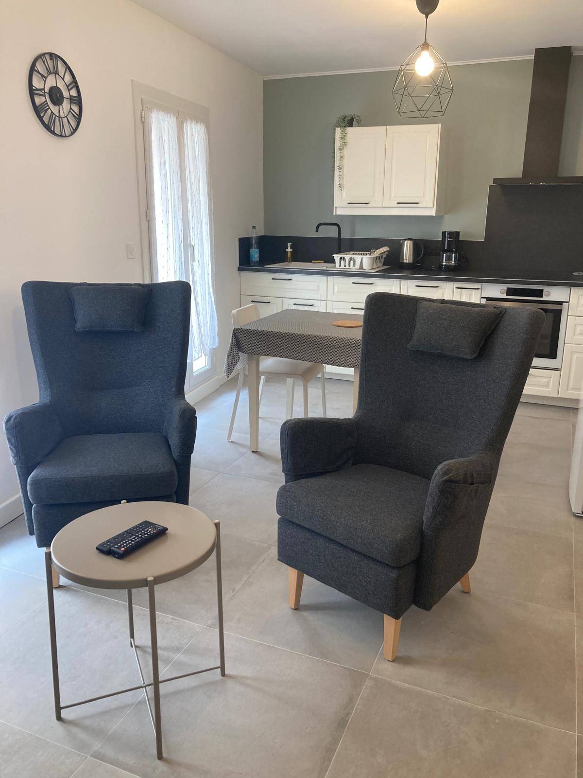 LOCATION BALARUC LES BAINS RUE DE L'ESPLANADE ANDRE PIERRETTE (2)