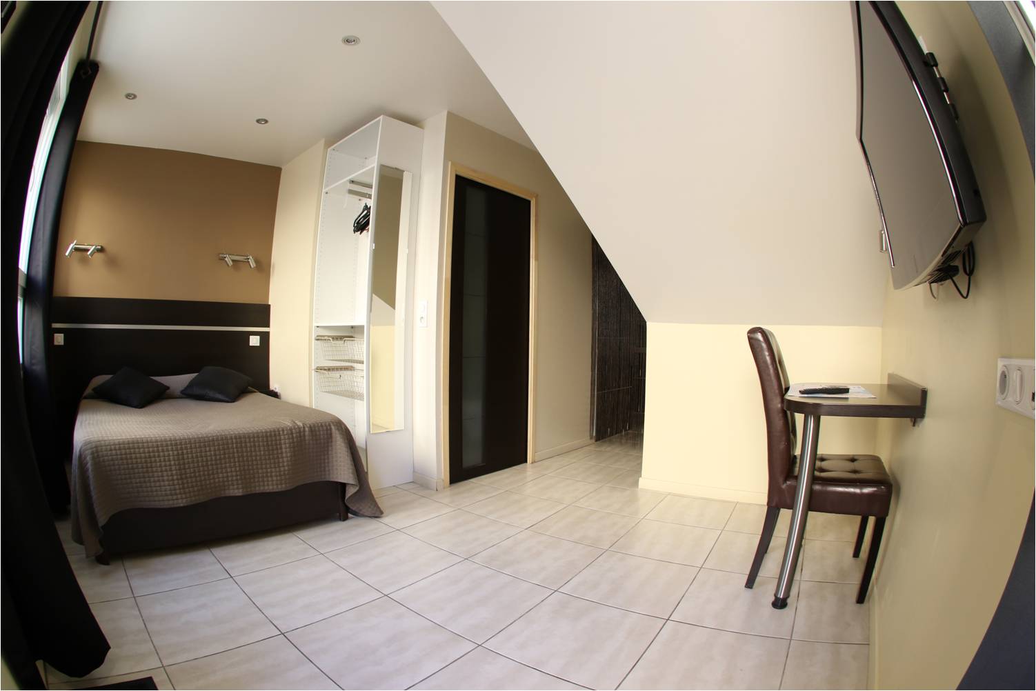 LOCATION BALARUC LES BAINS RUE DE L'ESPLANADE SPINOSI 