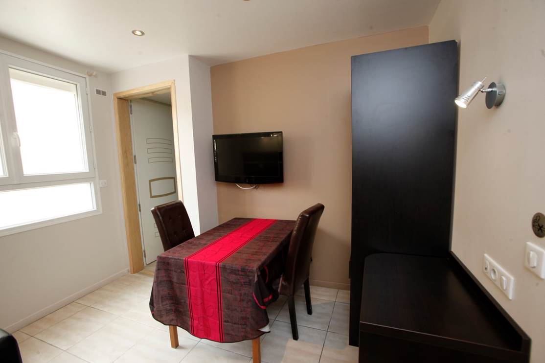 LOCATION BALARUC LES BAINS RUE DE L'ESPLANADE SPINOSI 