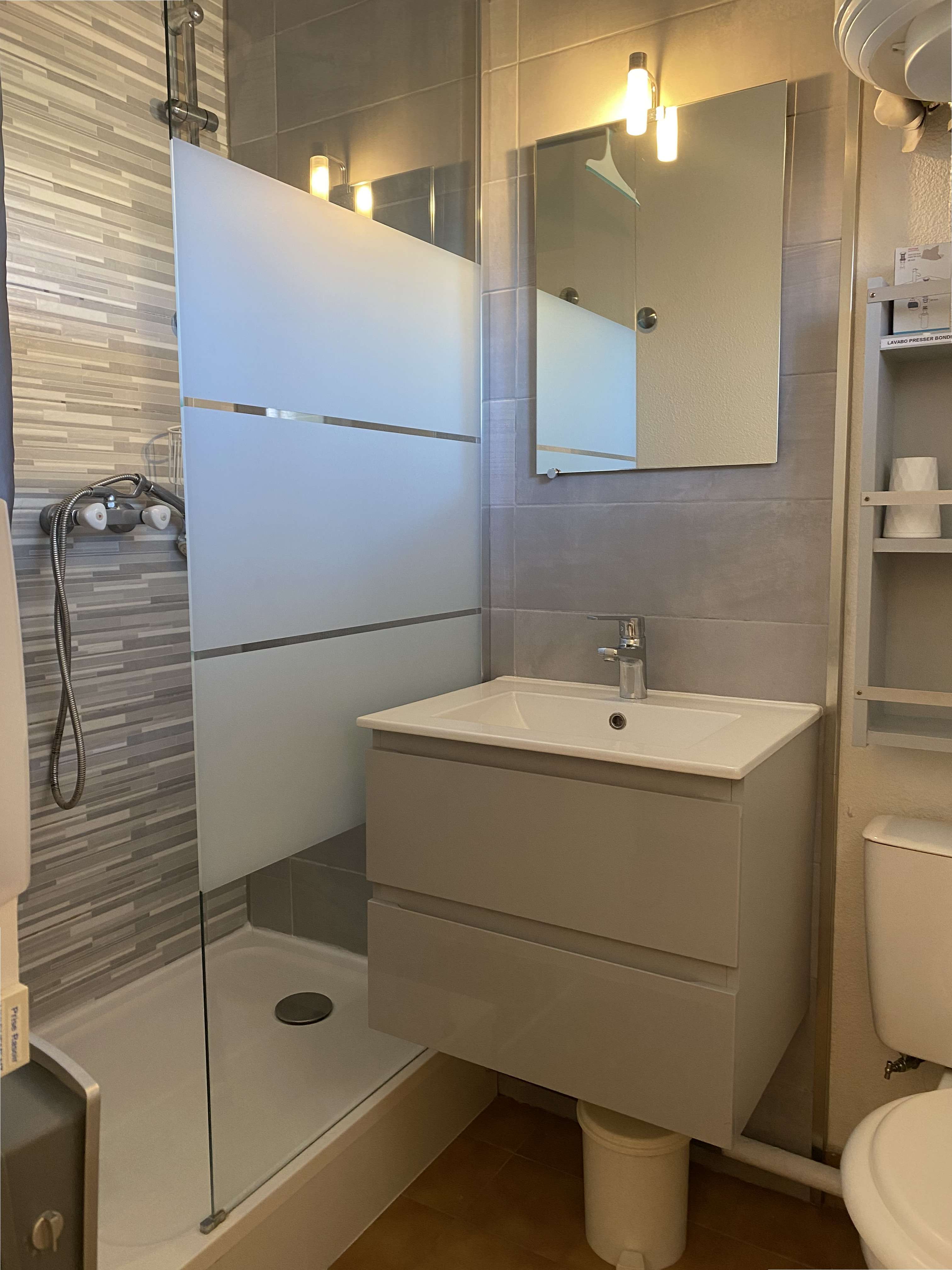 _clients_193454005_photos_563i_19280324