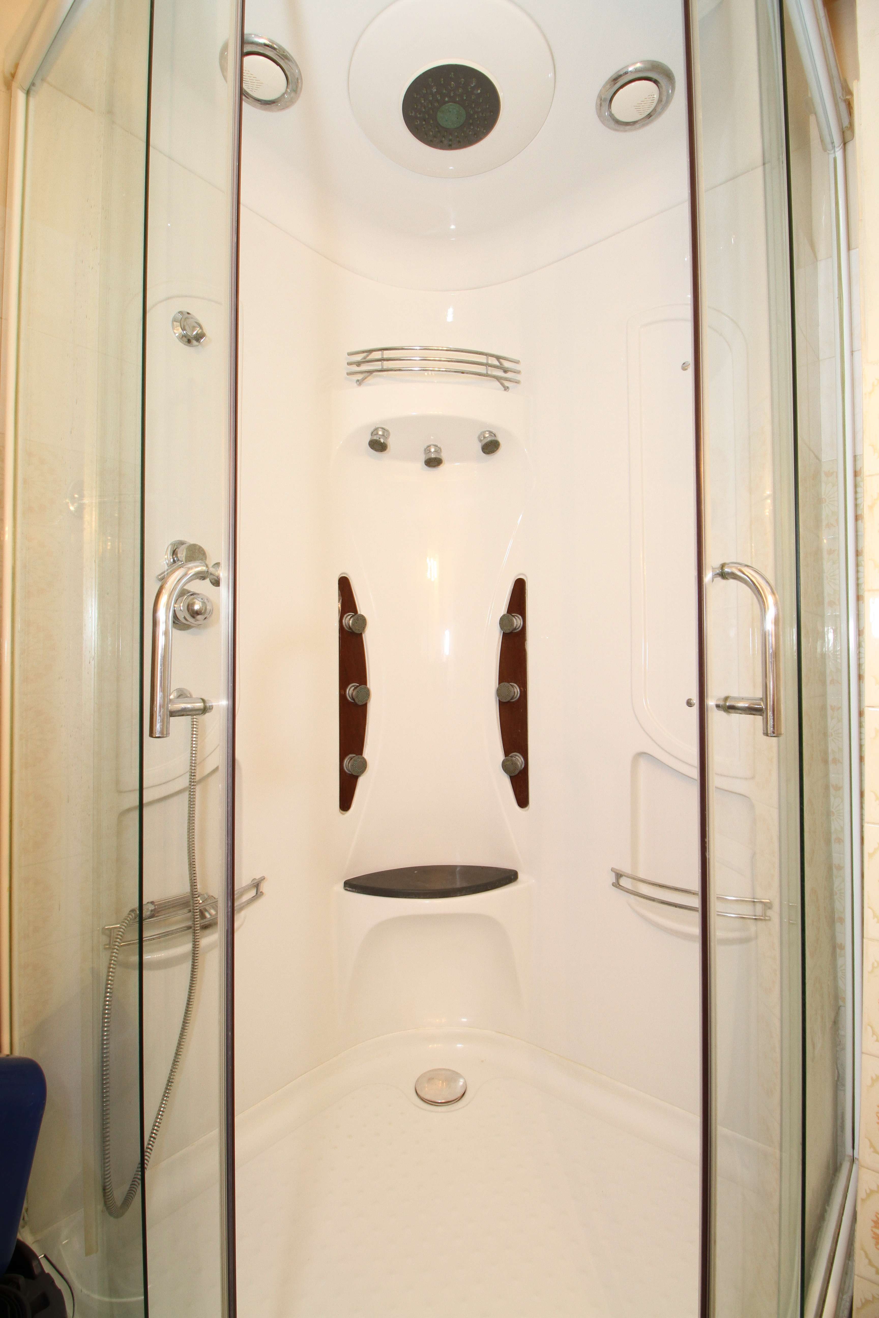 _clients_193454005_photos_617i_18450522