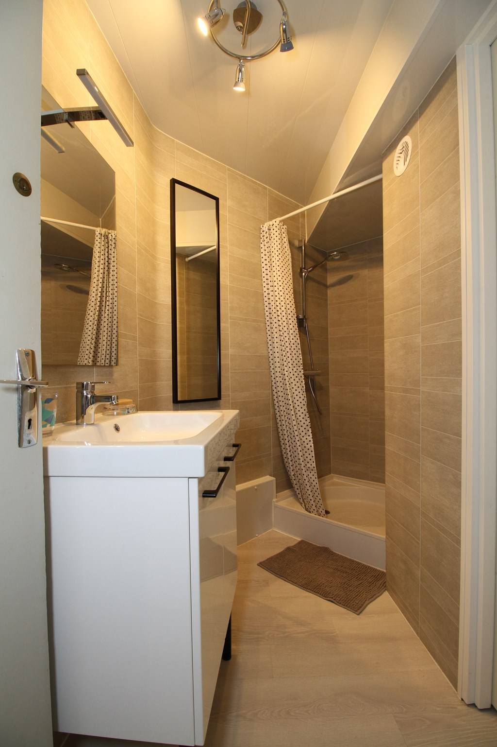 _clients_193454005_photos_687j_18501929