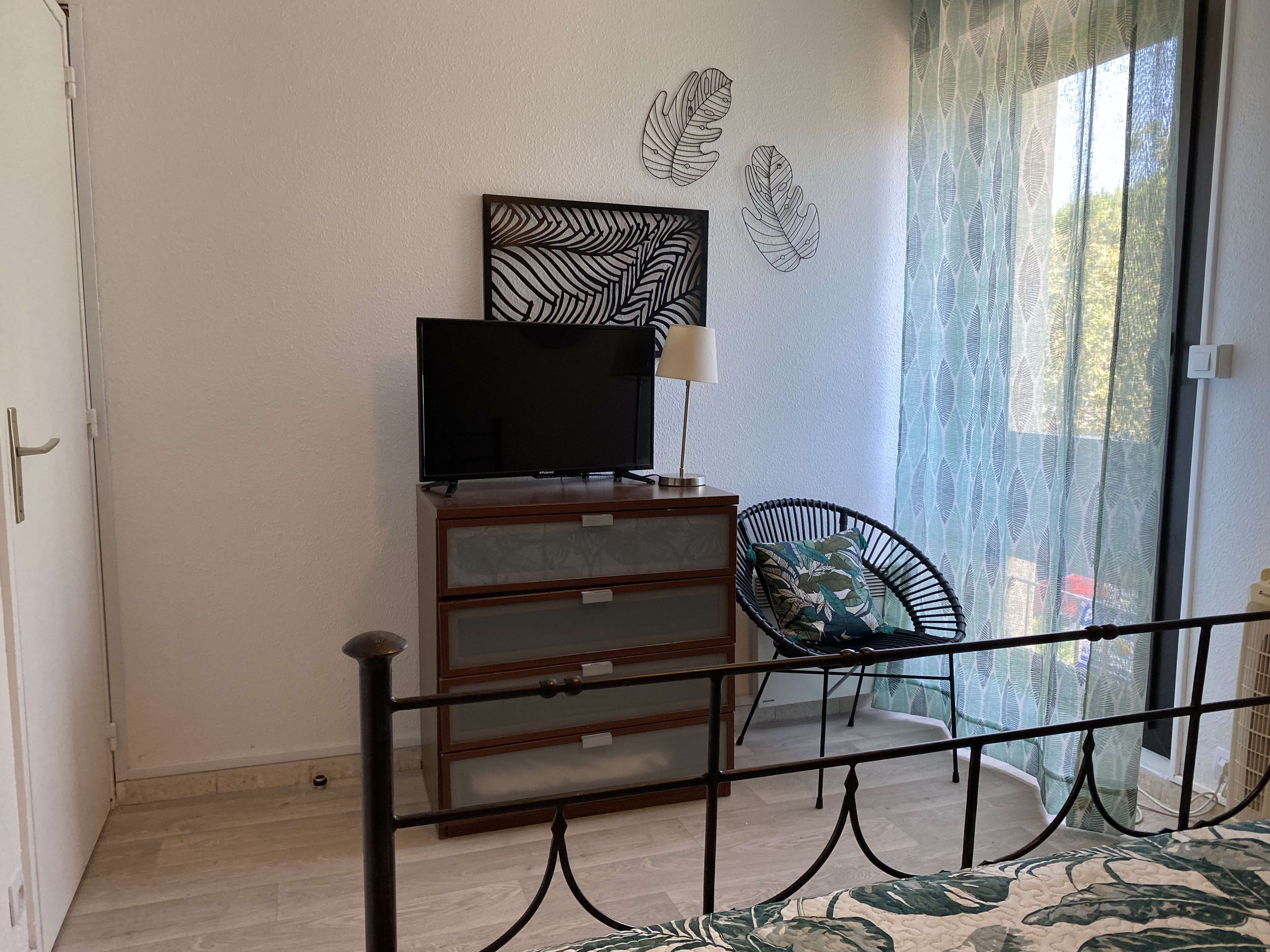 _clients_193454005_photos_695j_19200823