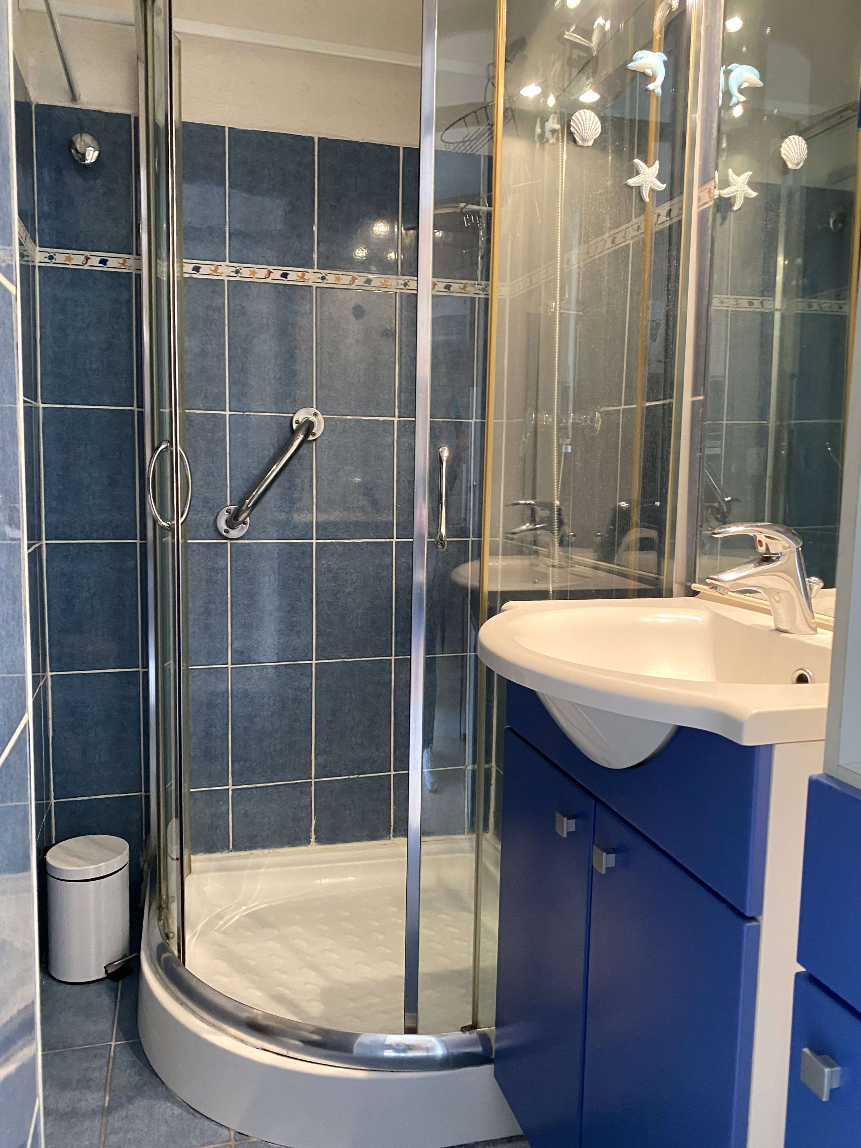 _clients_193454005_photos_746n_18106620