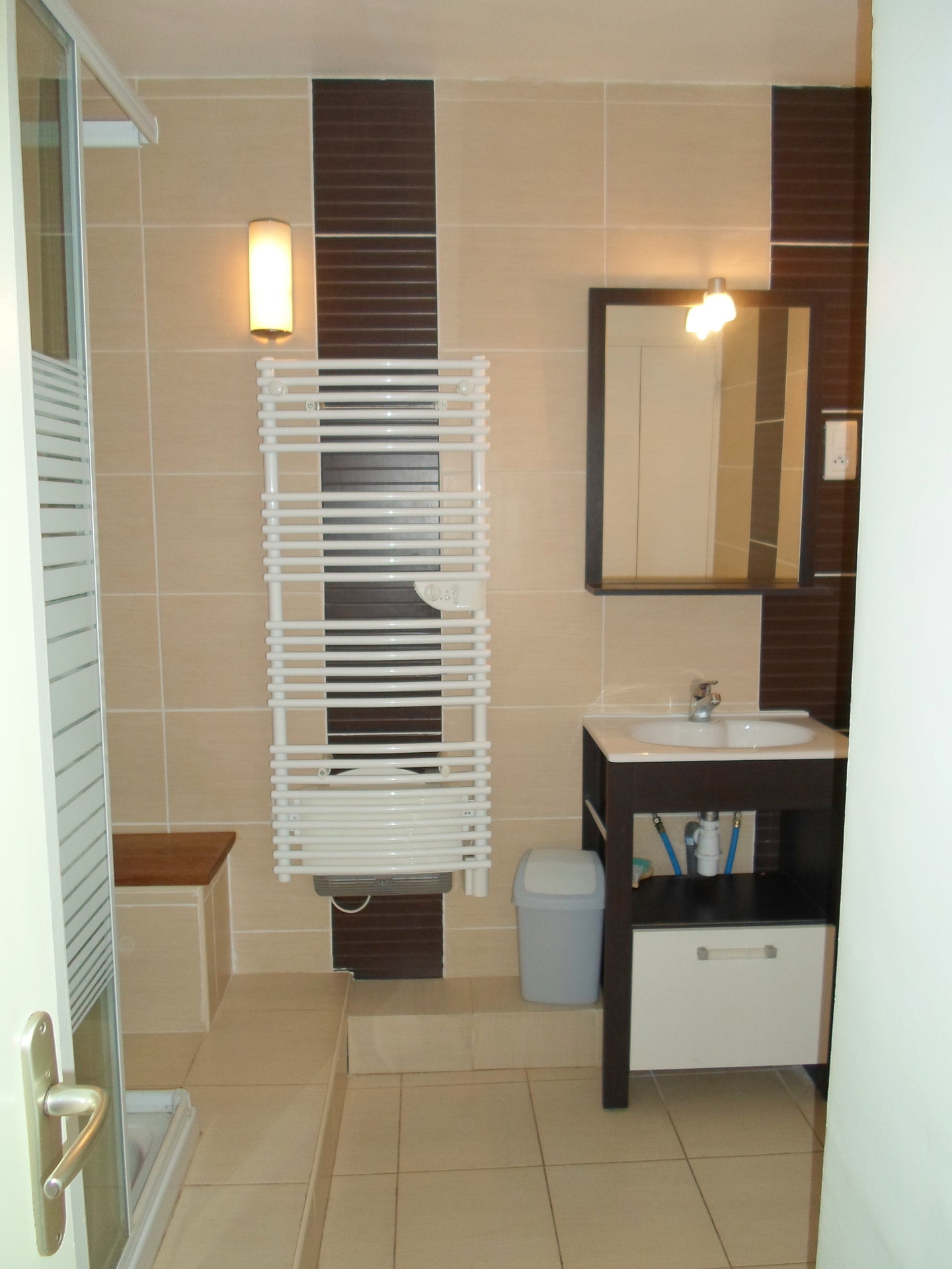 _lv_images__lot_0000000003_09_18959631