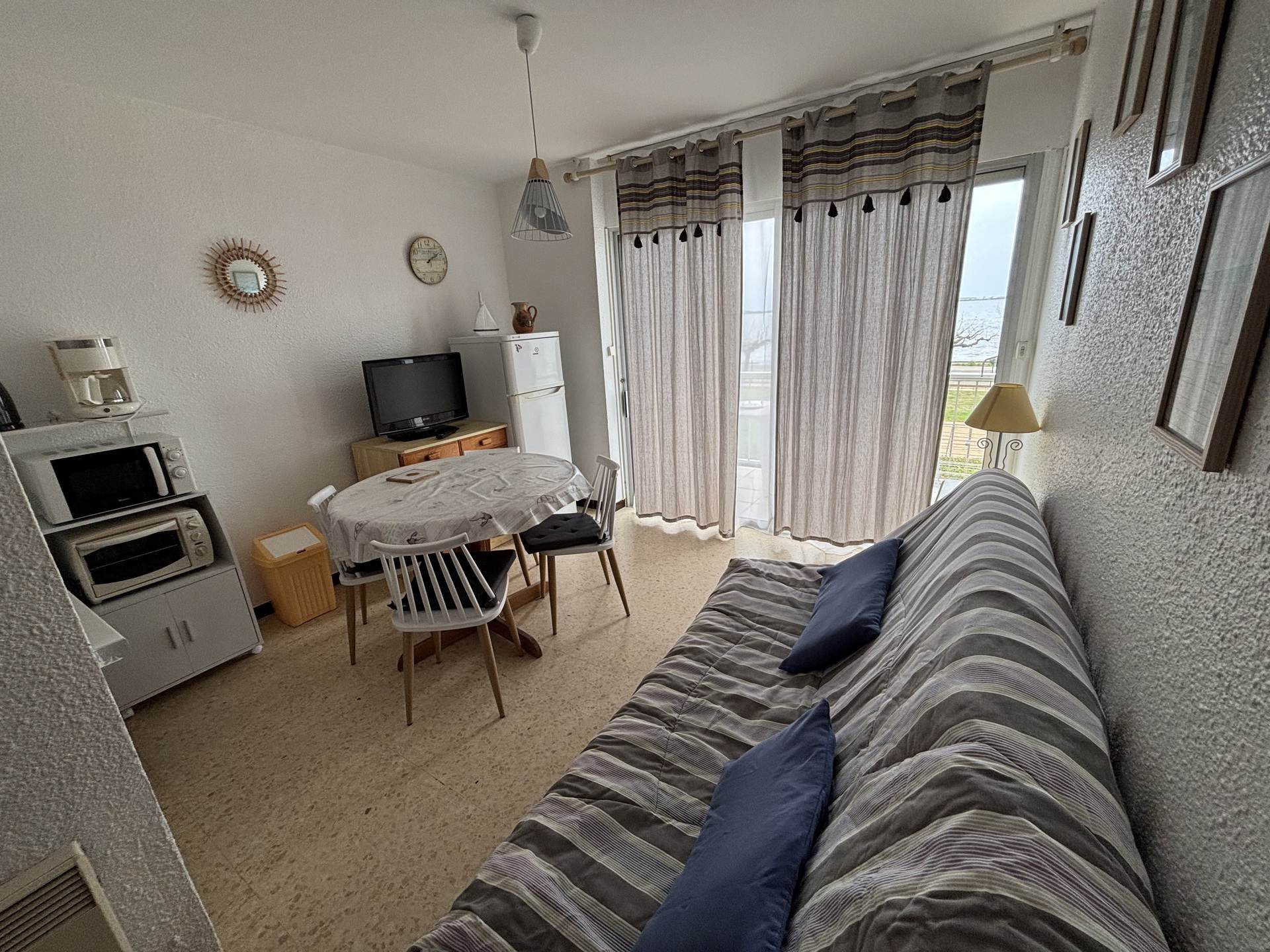 _lv_images__lot_0000000020_03_18257946