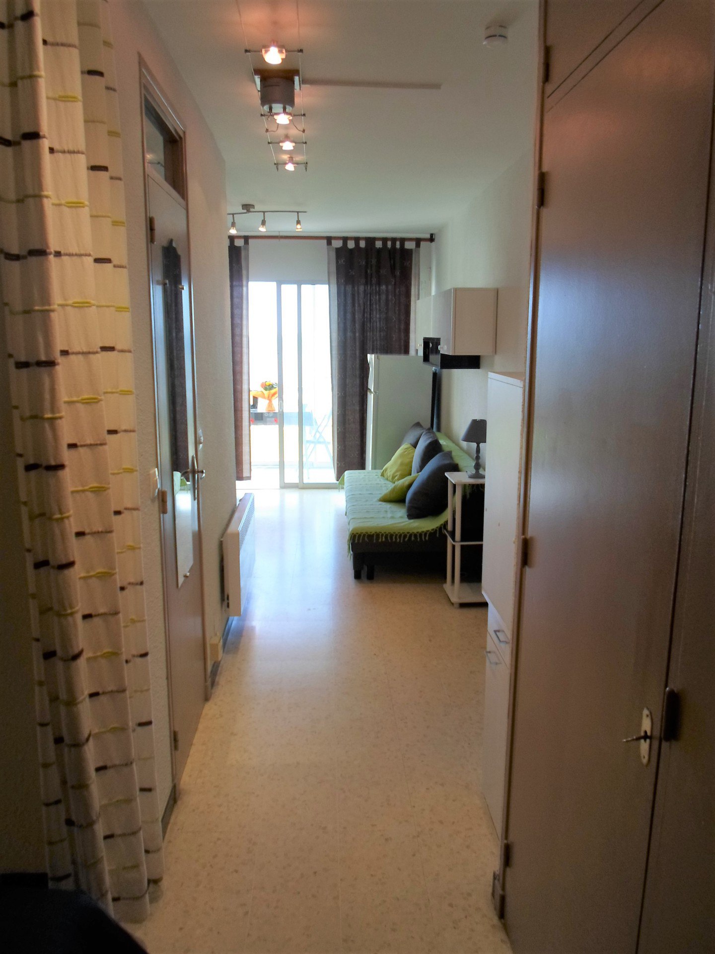 _lv_images__lot_0000000040_12_19064351