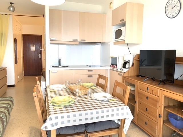 _lv_images__lot_0000000041_02_18393518