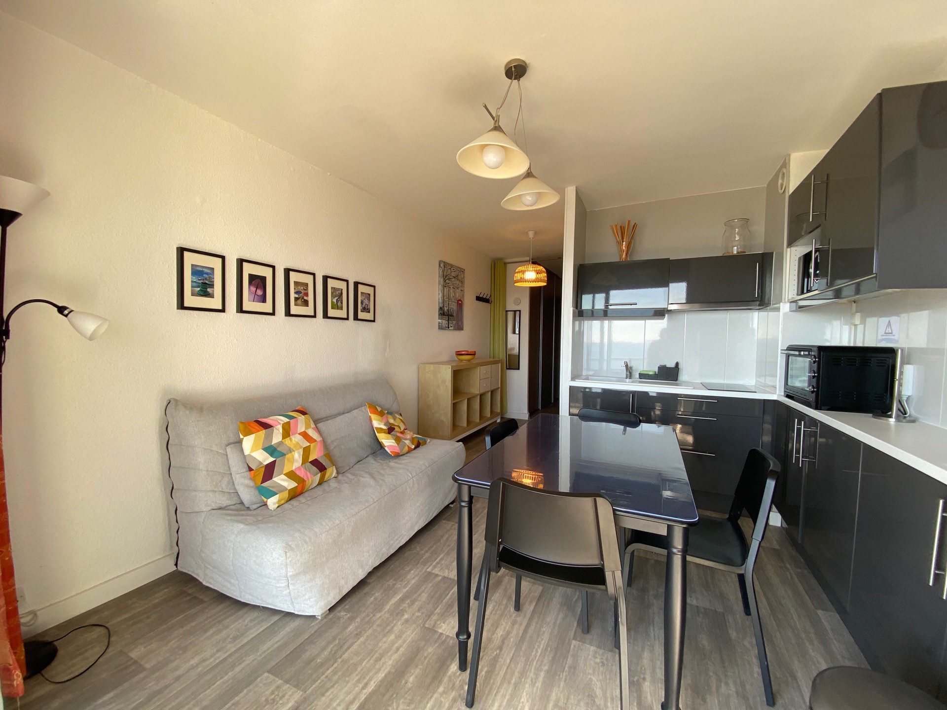 _lv_images__lot_0000000044_03_18117419