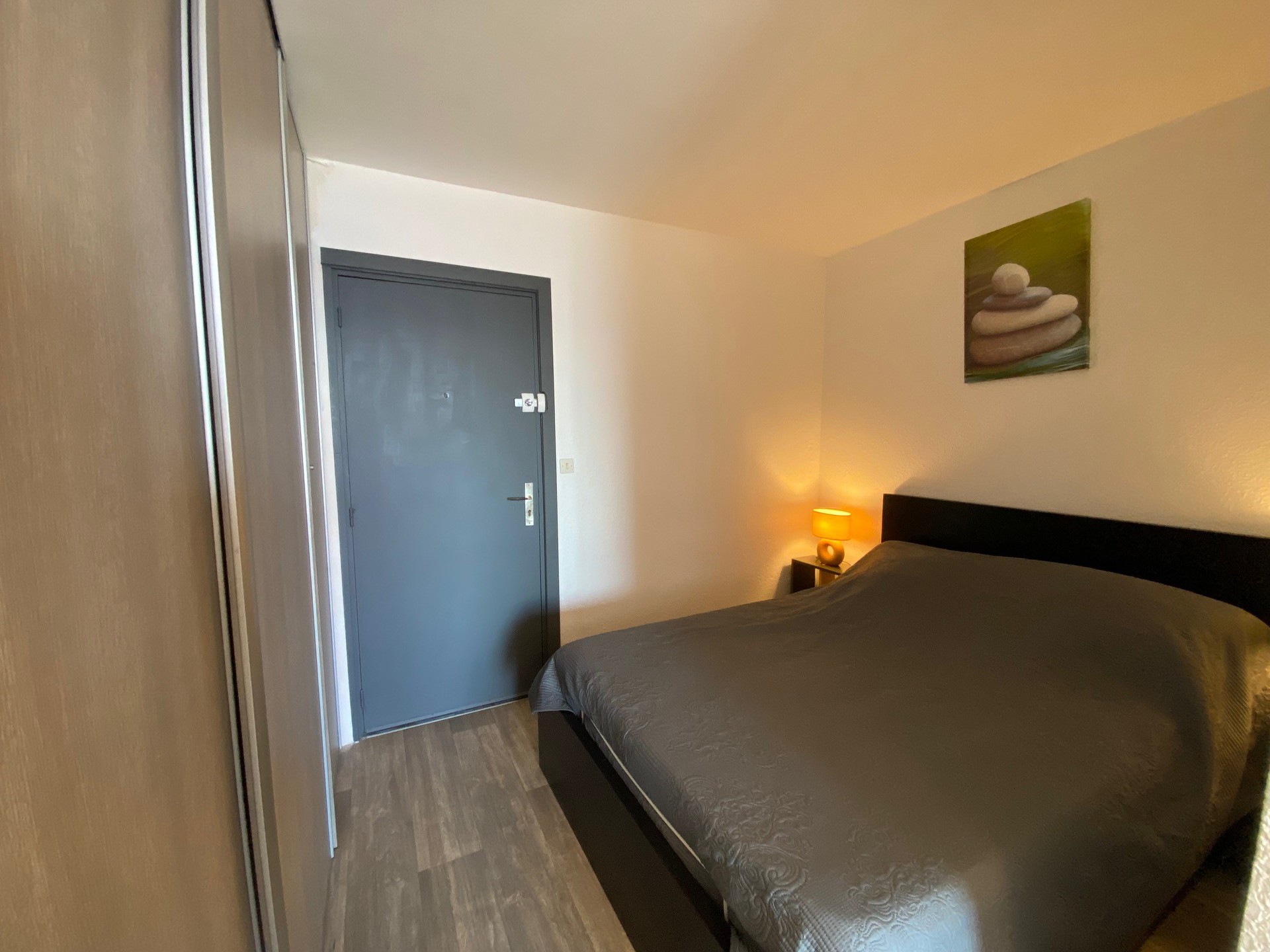 _lv_images__lot_0000000044_08_18117424