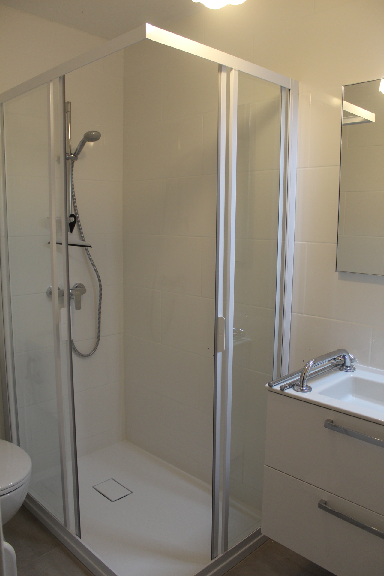 _lv_images__lot_0000000070_06_18585919