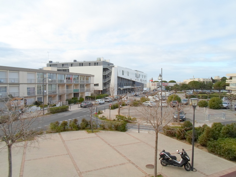 _lv_images__lot_0000000070_09_18585922