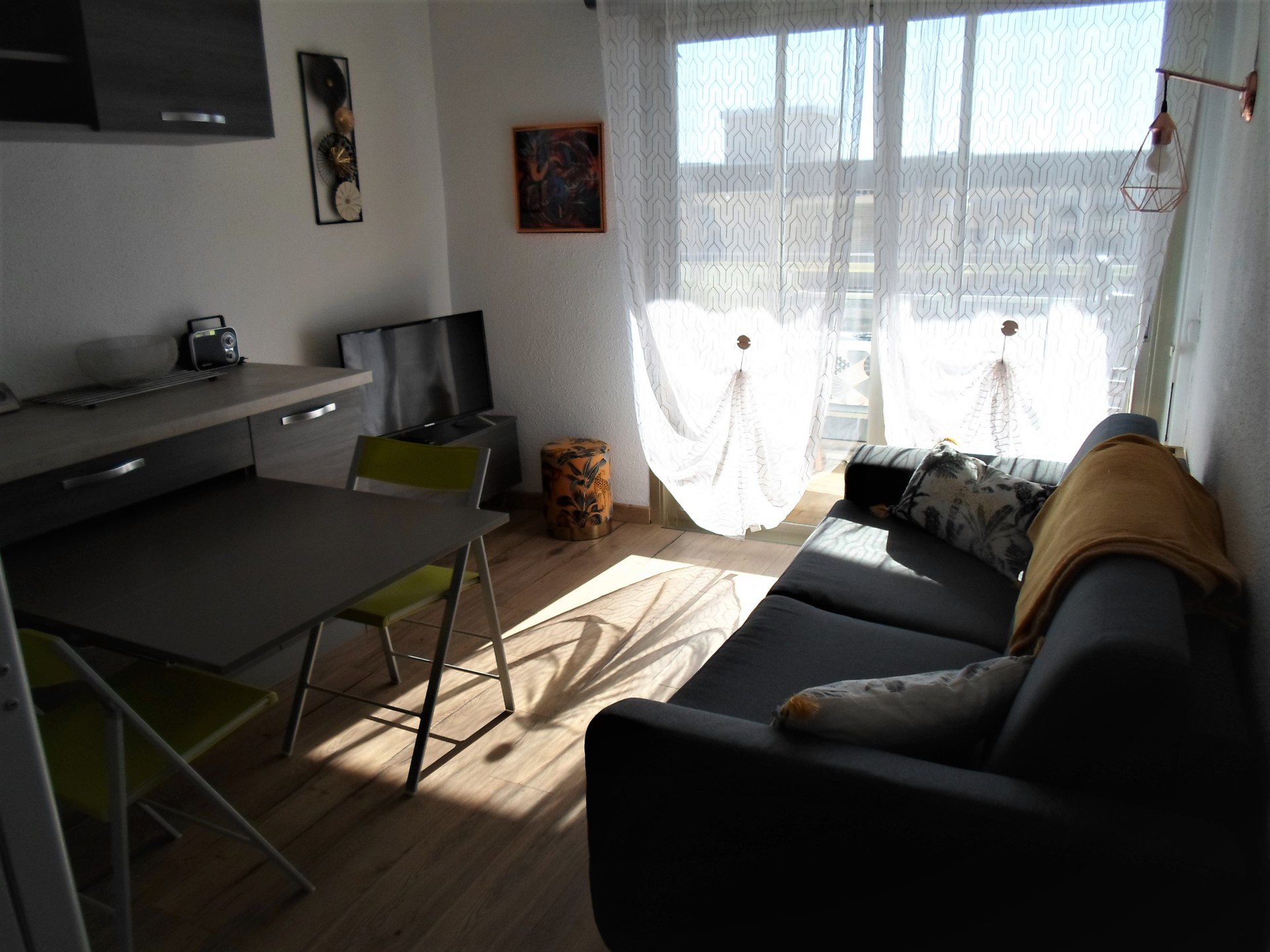 _lv_images__lot_0000000077_07_18680778