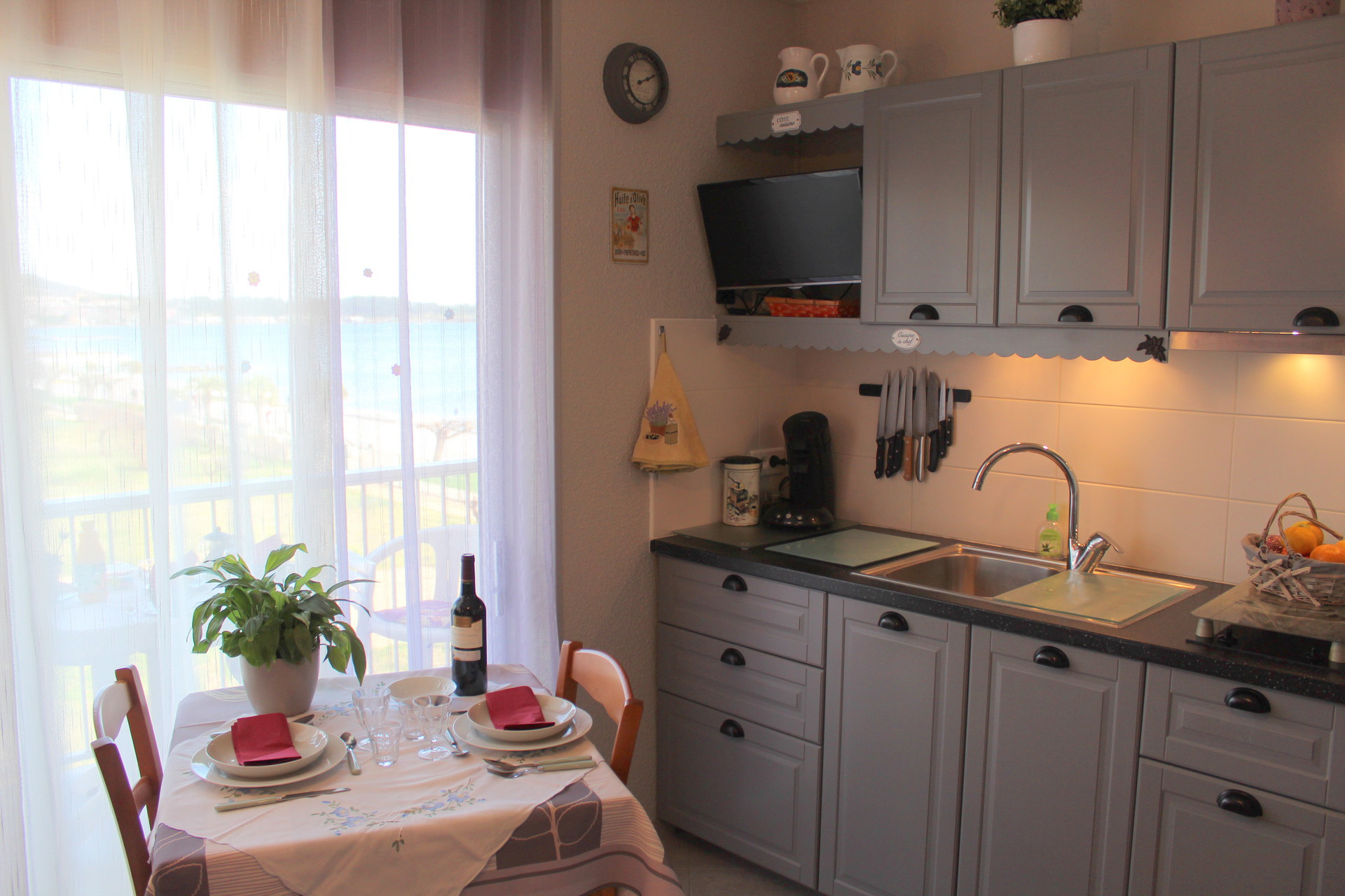 _lv_images__lot_0000000082_01_19242817