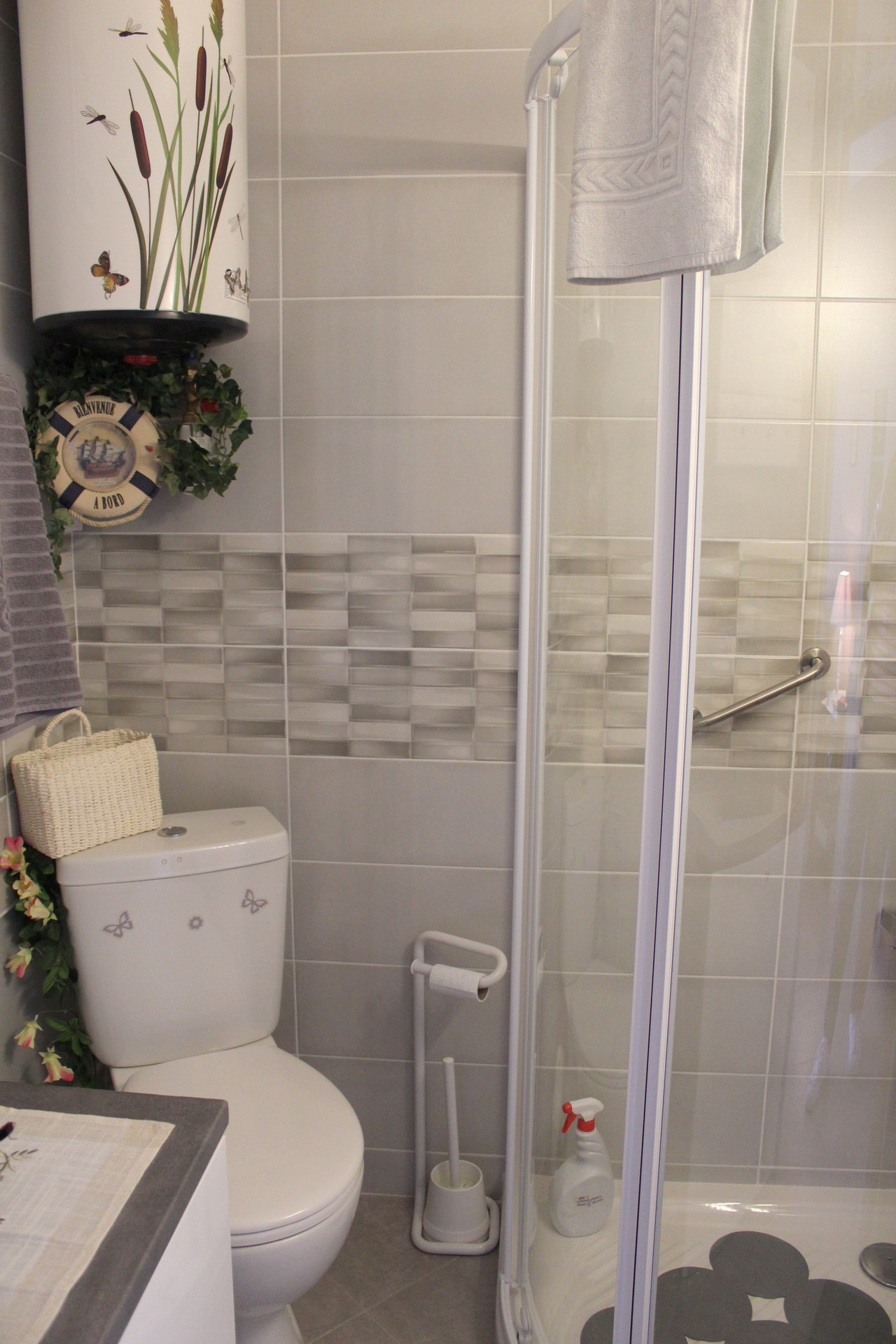 _lv_images__lot_0000000082_12_18453996