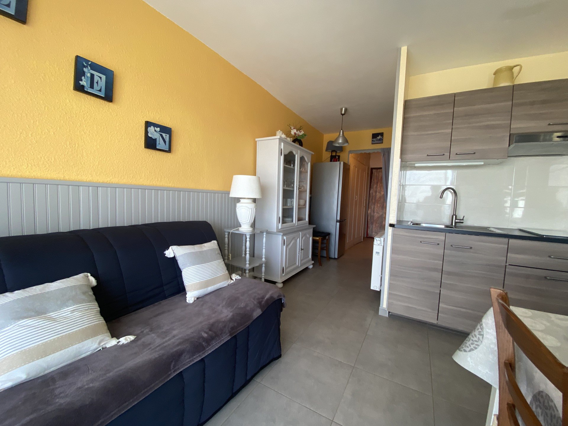 _lv_images__lot_0000000083_15_18749915