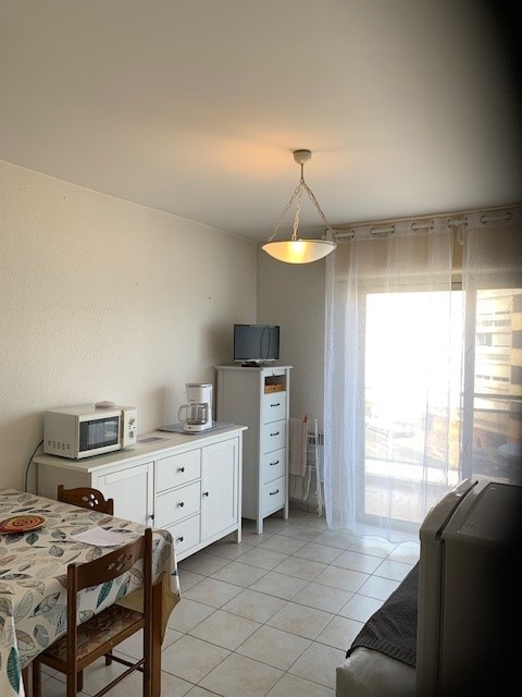 _lv_images__lot_0000000144_04_18966980