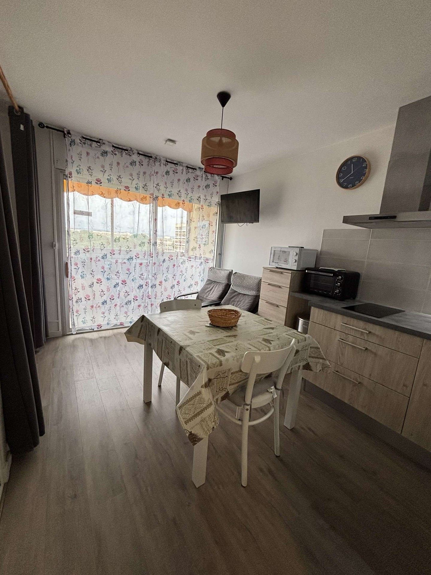 _lv_images__lot_0000000161_02_19078661