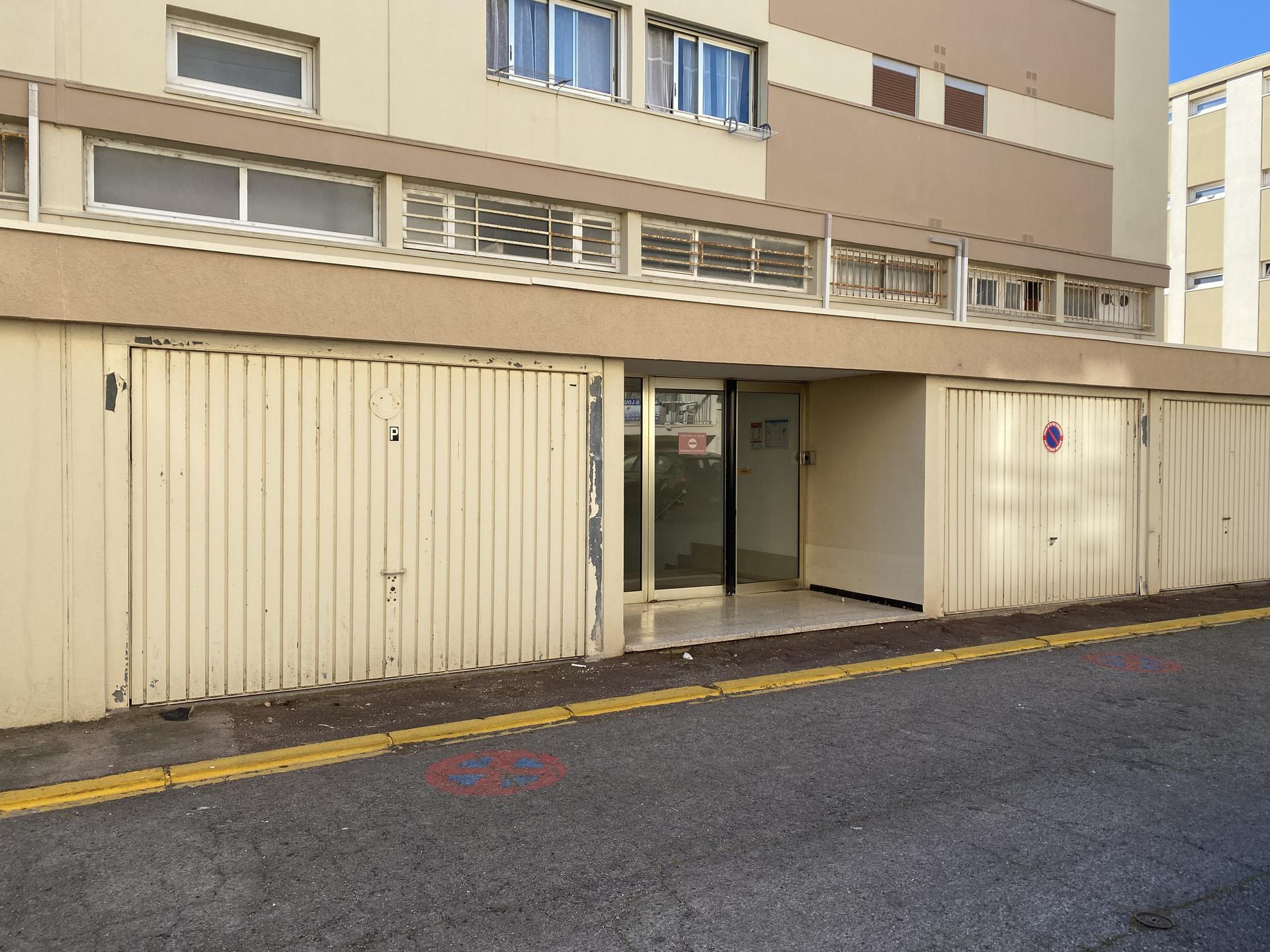 _lv_images__lot_0000000170_14_18432077