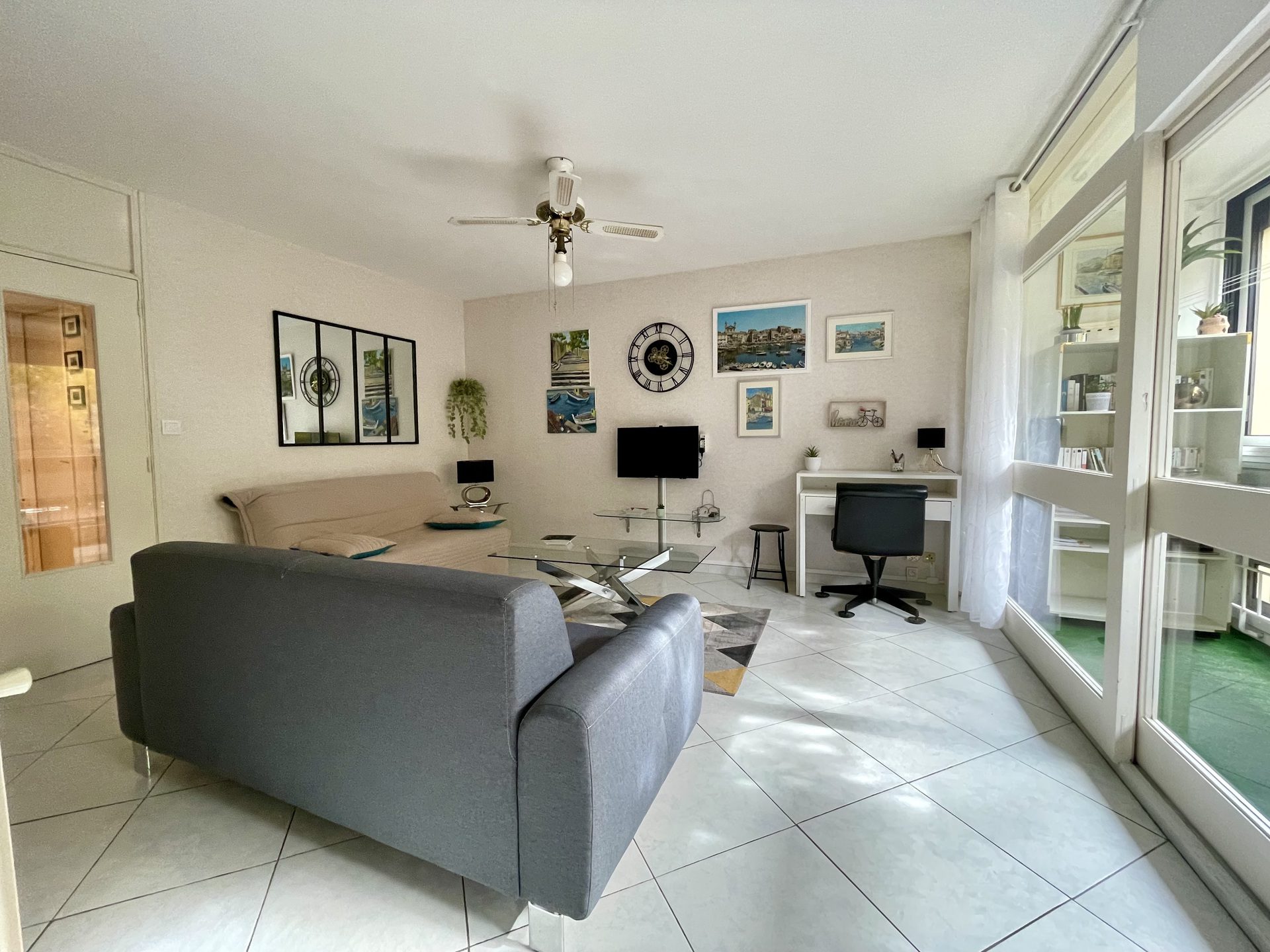 _lv_images__lot_0000000176_02_18379992