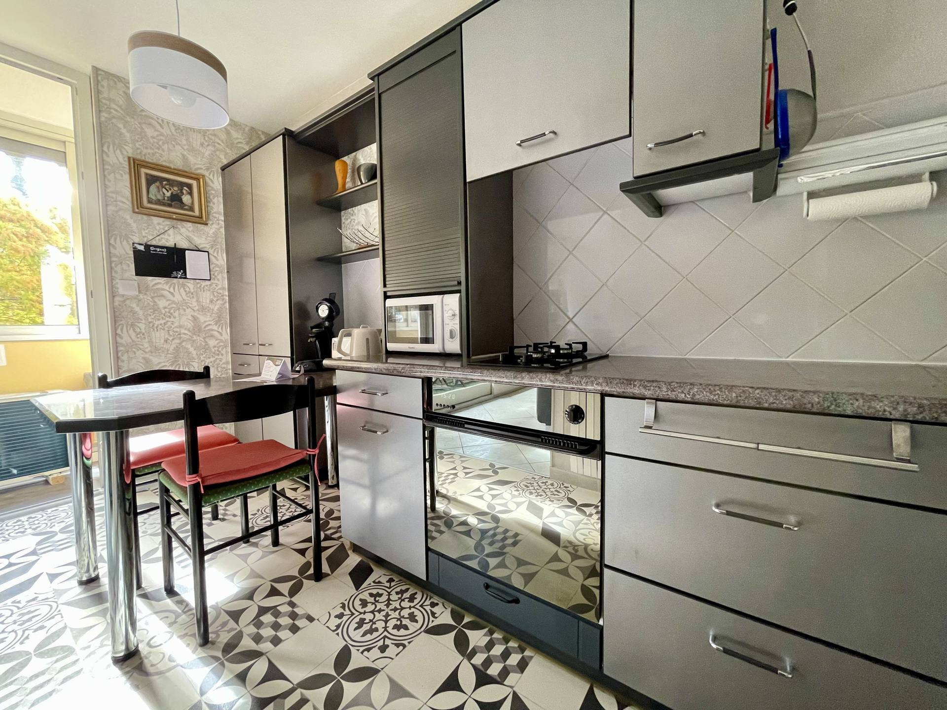 _lv_images__lot_0000000176_06_18751322