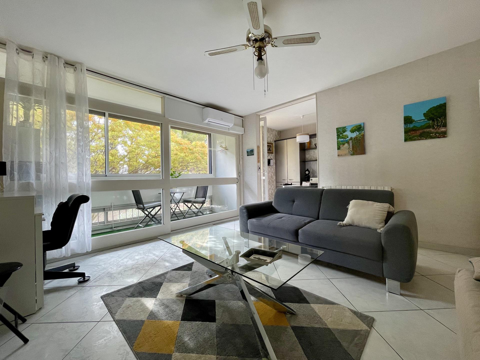 _lv_images__lot_0000000176_11_18751327