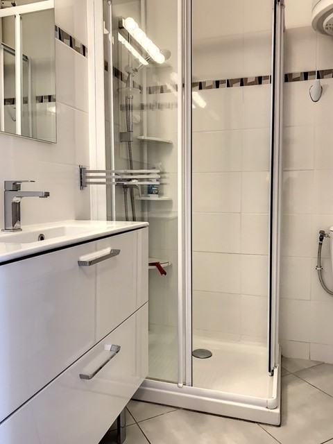 _lv_images__lot_0000000216_09_18454492