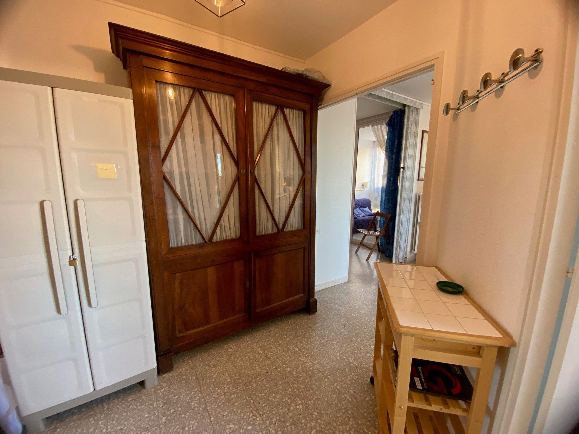 _lv_images__lot_0000000227_16_18116826