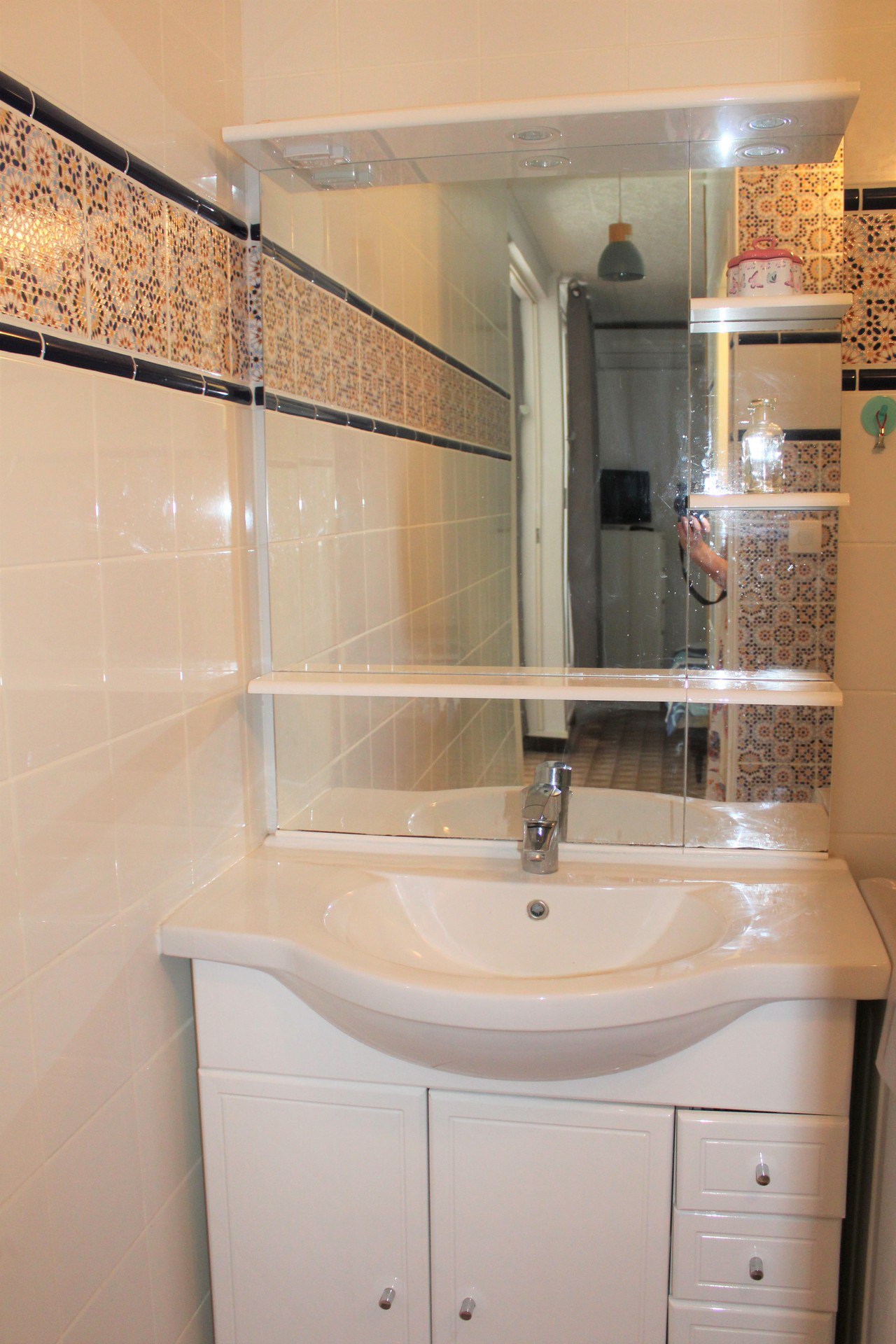 _lv_images__lot_0000000239_08_18960935