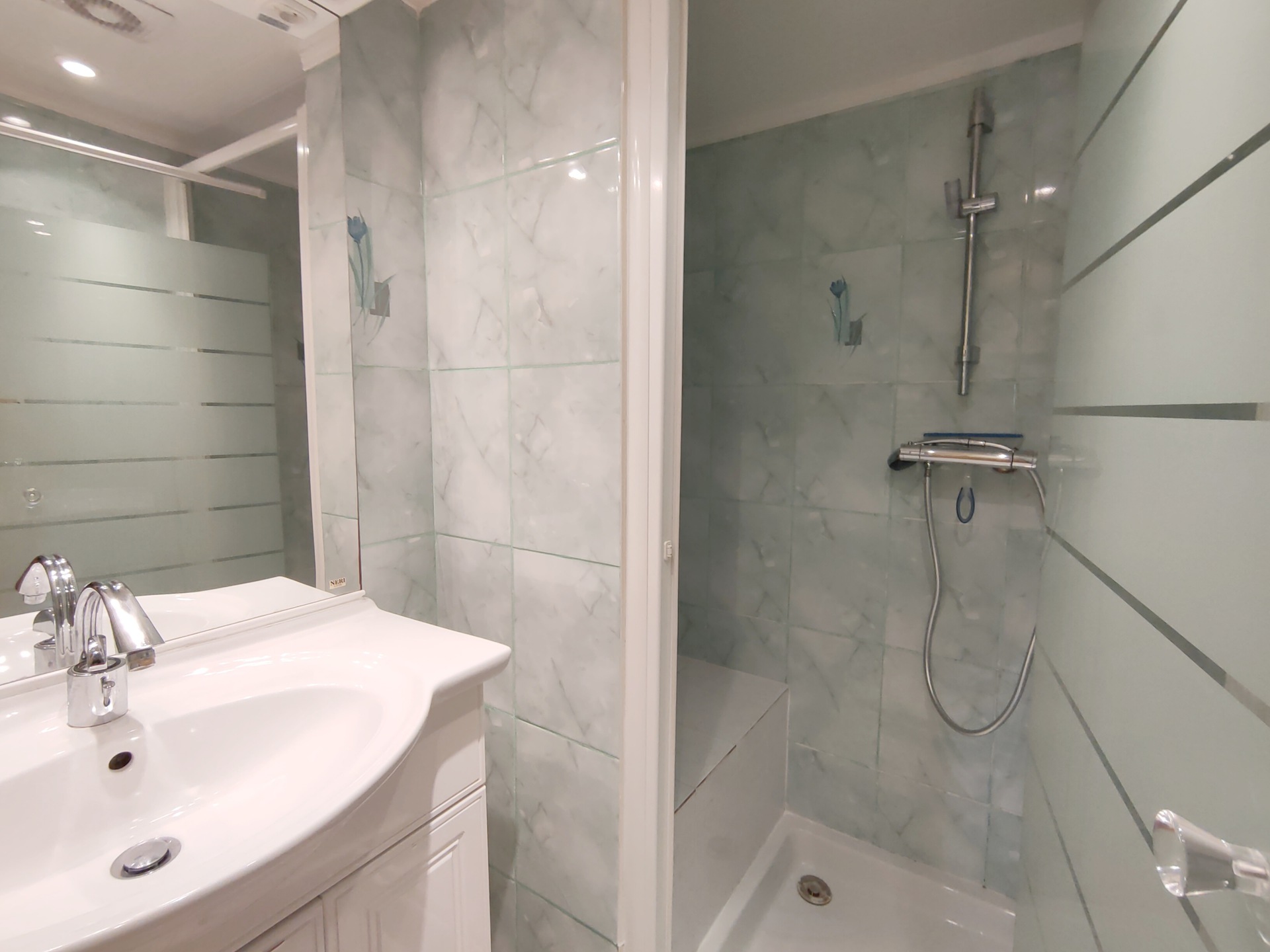 _lv_images__lot_0000000325_15_19222453