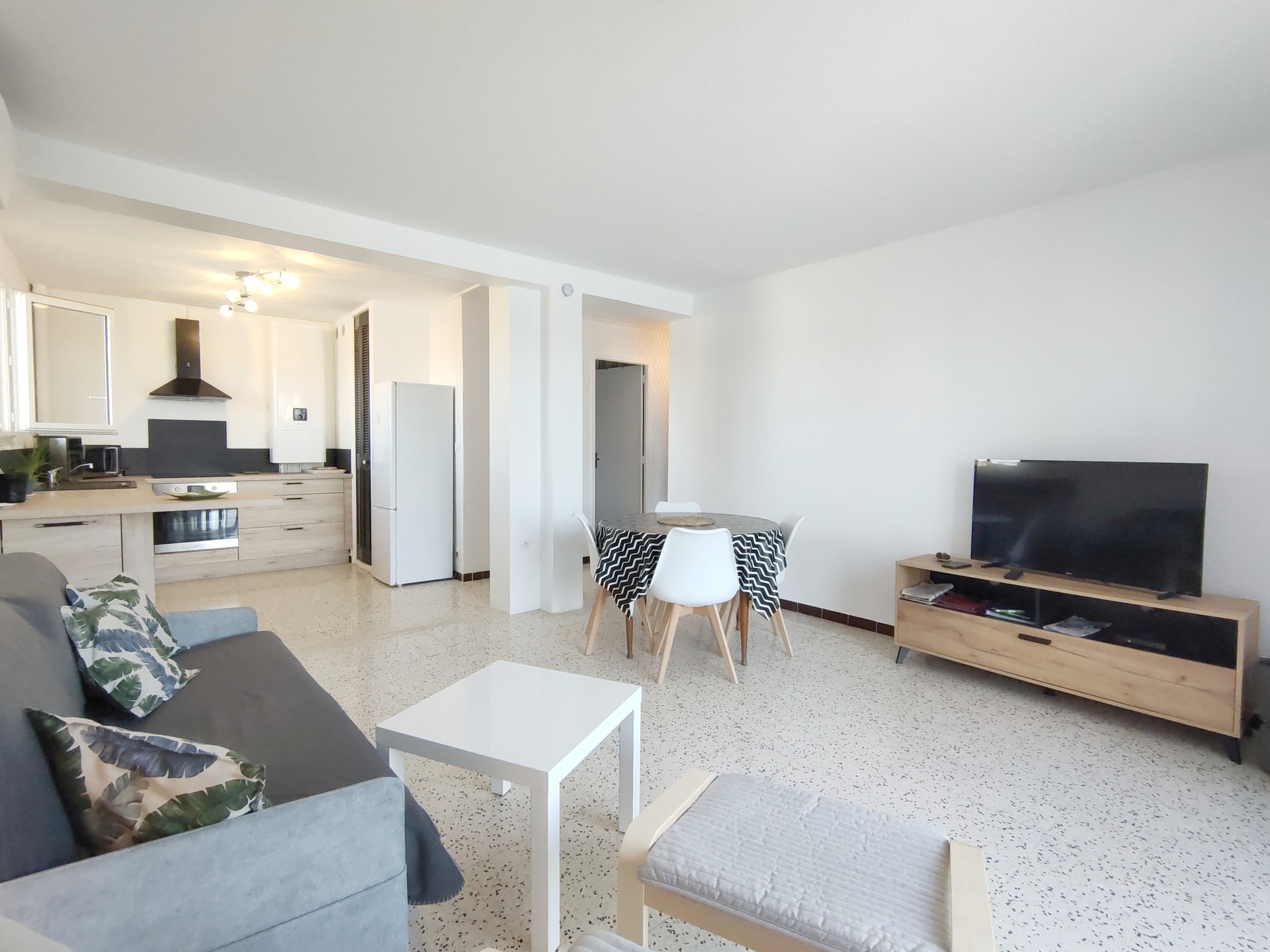 _lv_images__lot_0000000335_02_19127323