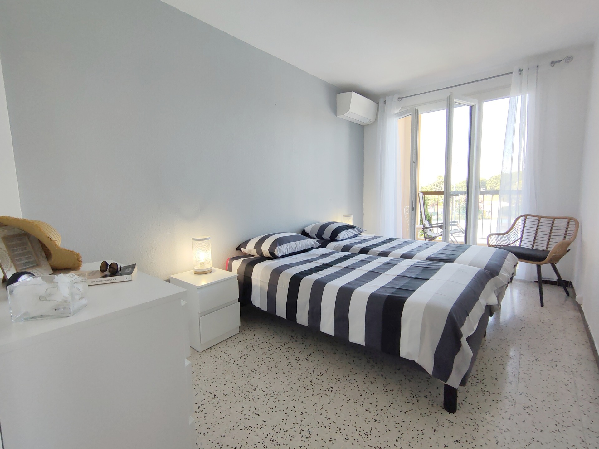 _lv_images__lot_0000000335_07_18846432