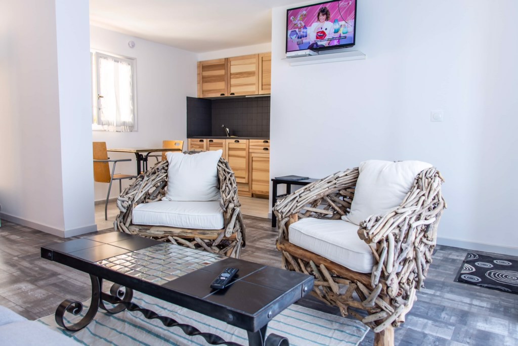 _lv_images__lot_0000000345_04_19127655