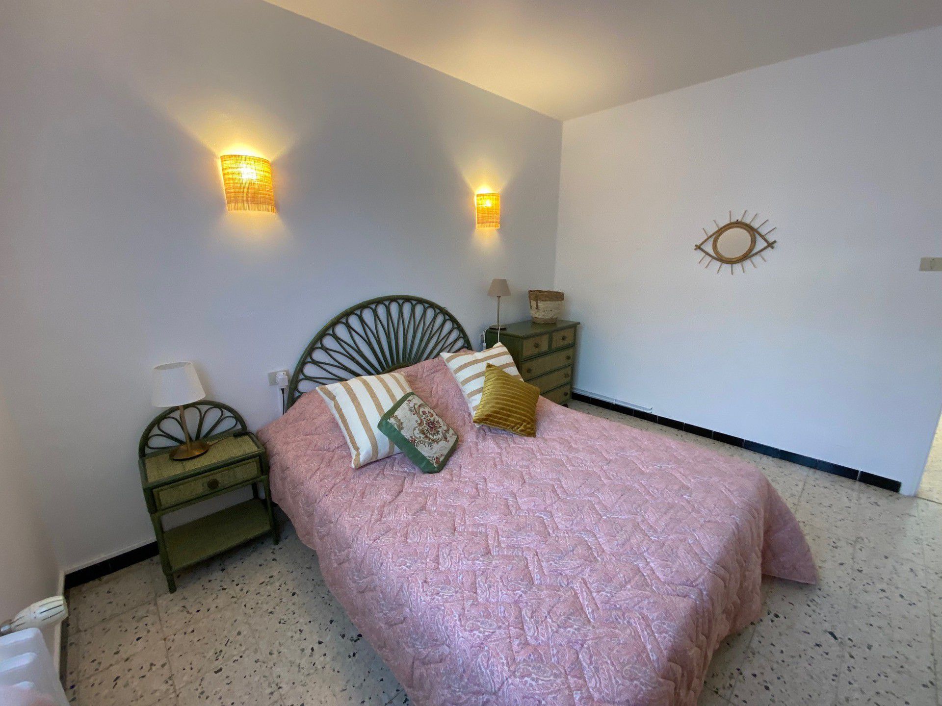 _lv_images__lot_0000000348_09_18117342