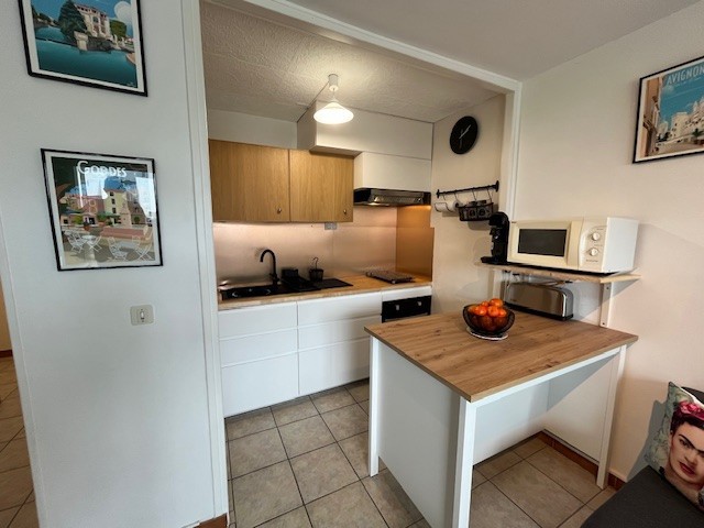 _lv_images__lot_0000000352_03_18117608