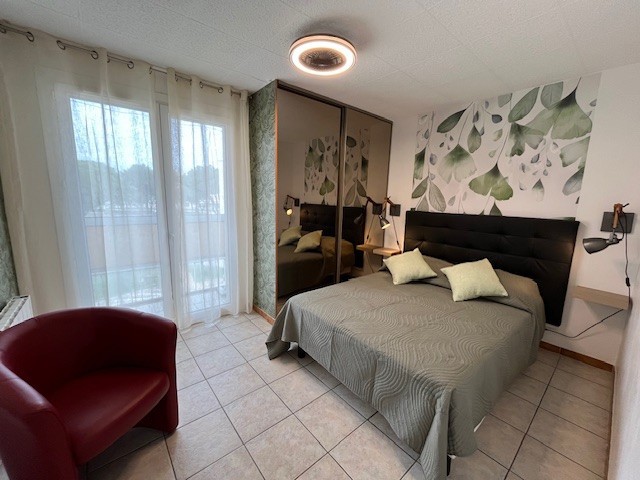 _lv_images__lot_0000000352_04_18117609