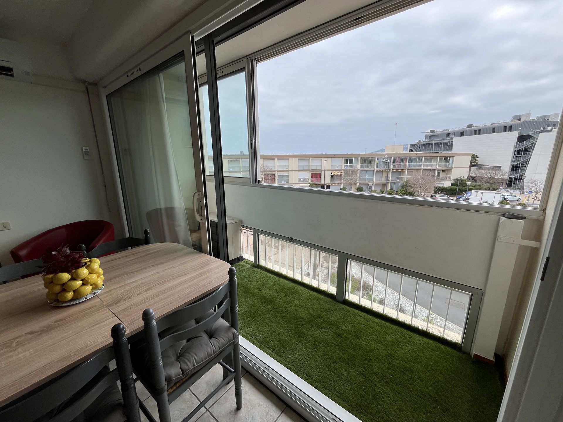 _lv_images__lot_0000000352_08_18117613