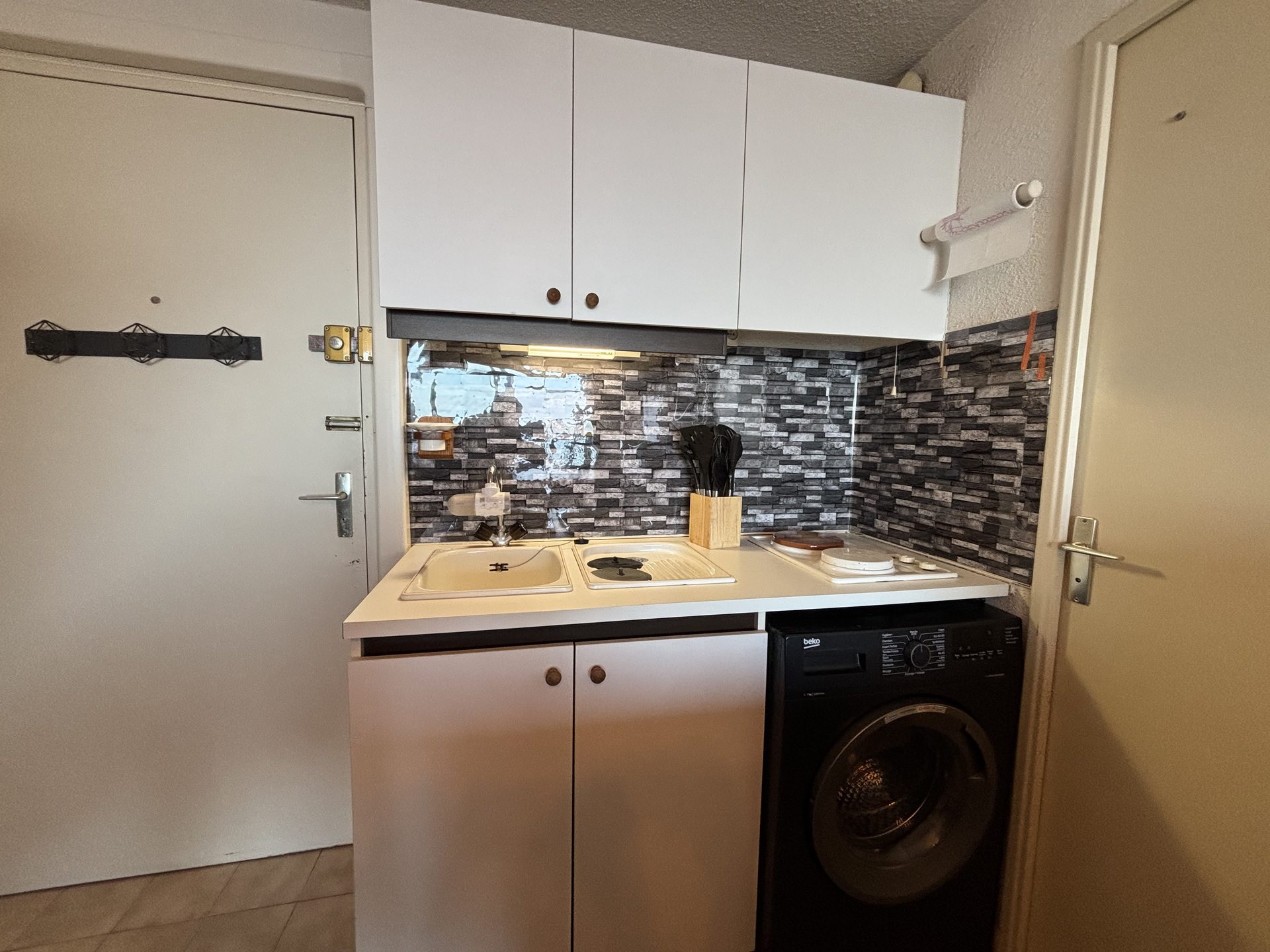 _lv_images__lot_0000000379_05_19197779